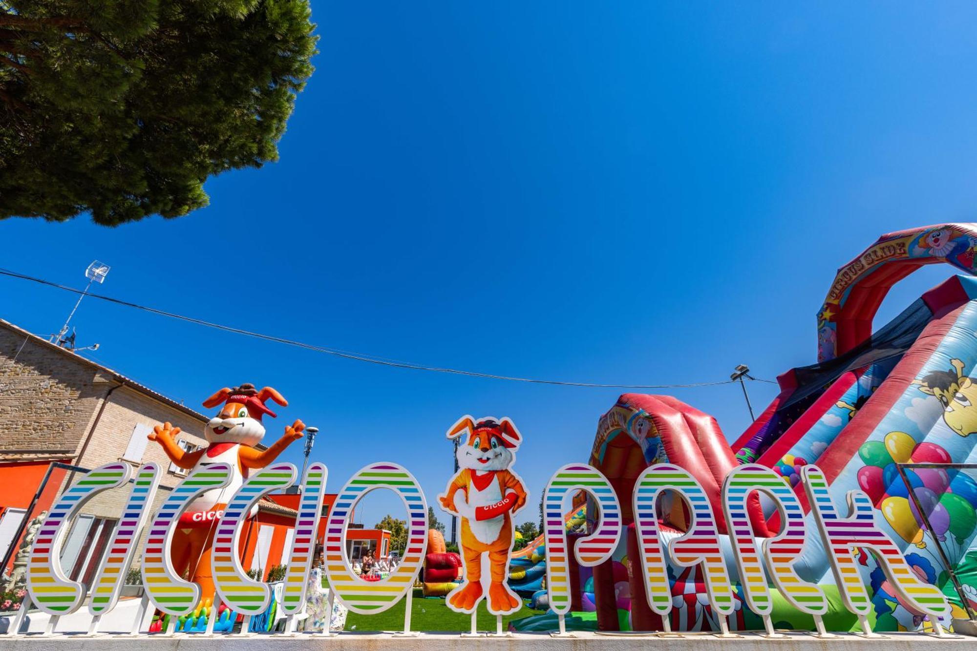 Ciccio Hotel Misano Adriatico Kültér fotó