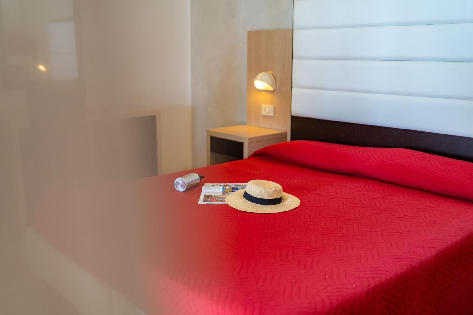 Ciccio Hotel Misano Adriatico Kültér fotó