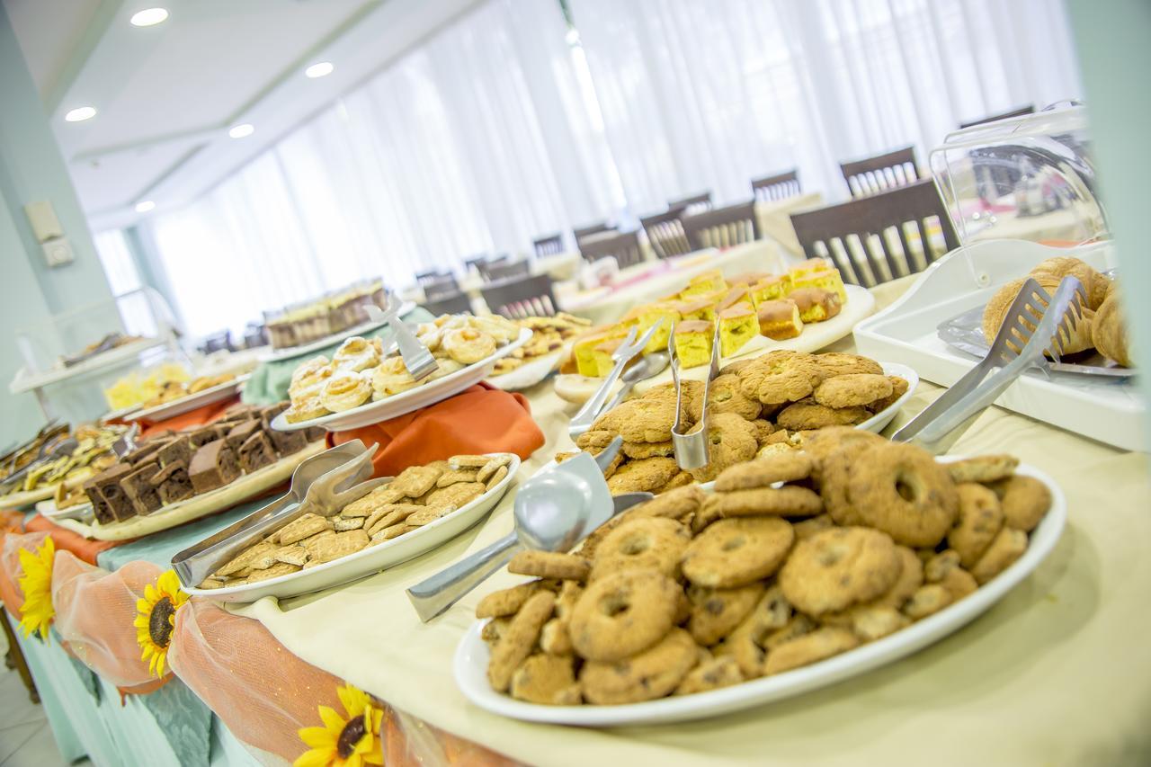 Ciccio Hotel Misano Adriatico Kültér fotó